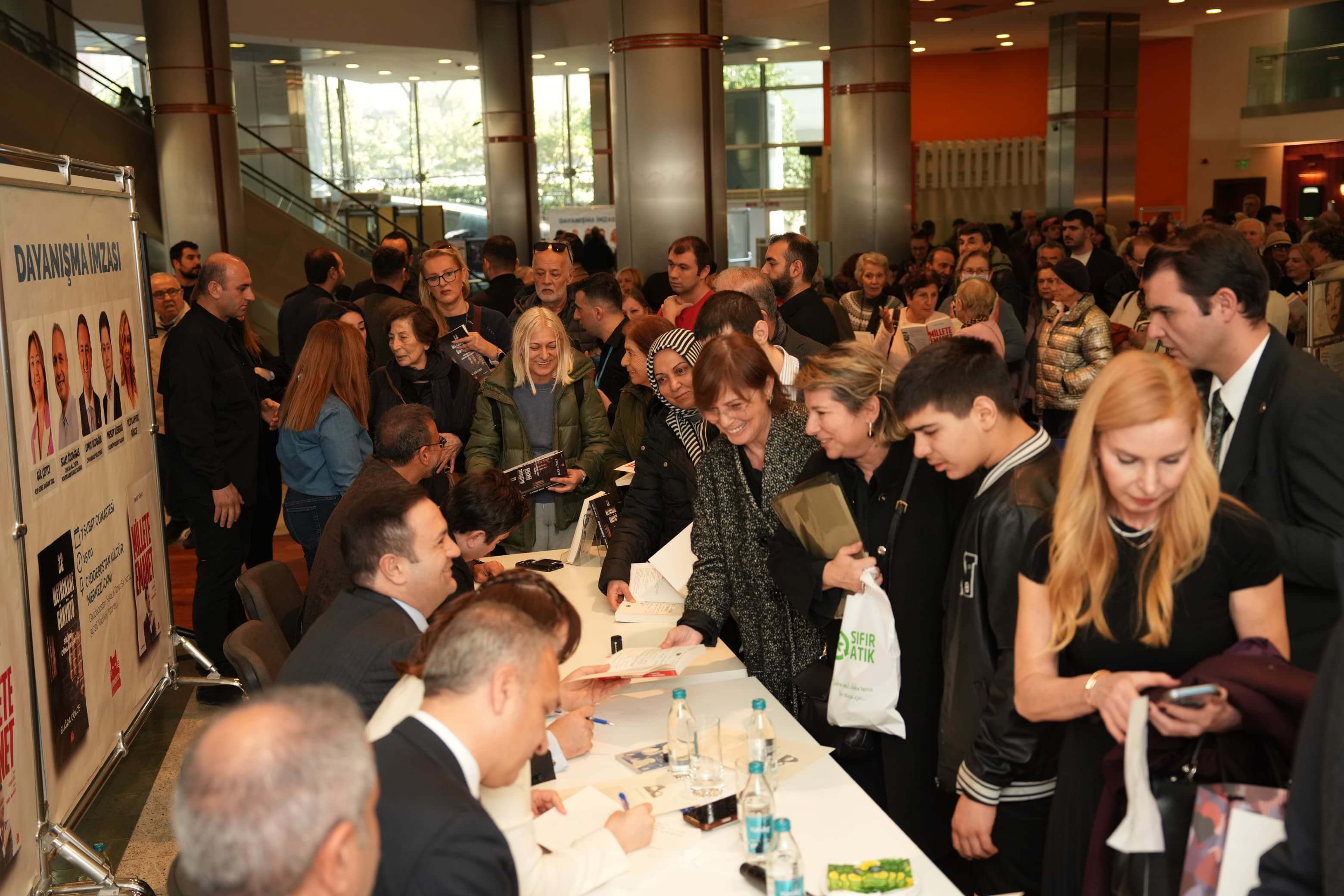 Kadıköy dayanışmanın adresi oldu